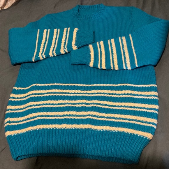 HANDKNITTED SWEATER SIZING IN PICTURES  NEW NO TAGS - Picture 1 of 8